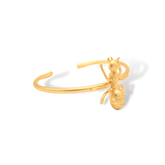 Brazalete con hormiga grande vista lateral